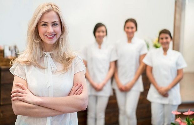 Hãy tế nhị và khéo léo khi muốn hỏi đổi nhân viên làm massage nam cho mình