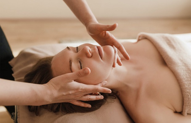 Mát xa Golki chỉnh hình thường được áp dụng cho phụ nữ muốn làm đẹp Massage Golki - hay còn gọi là massage chỉnh hình