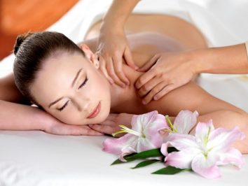 Tất tần tật về phương pháp xoa bóp bấm huyệt chữa đau vai gáy