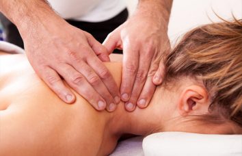 Massage cổ không bị chảy xệ và một số lưu ý - Hoa Kiều