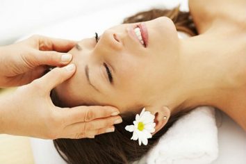 Gái massage - Góc nhìn bao dung đối với người trong ngành