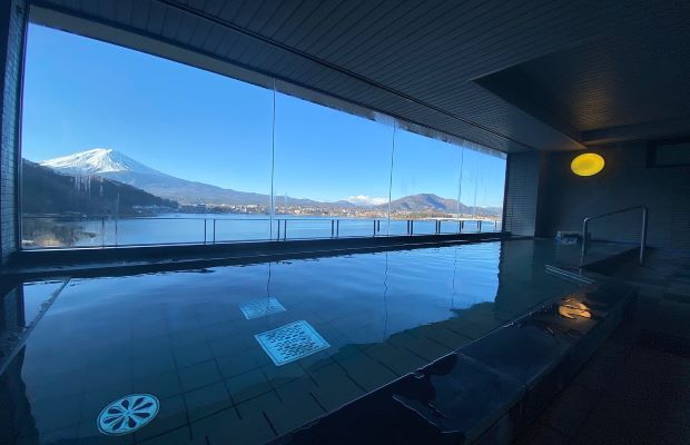 Massage Onsen là gì - Kawaguchiko Onsen có view núi Phú Sĩ cực chill