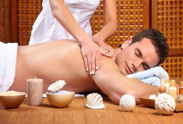 Có nên đi massage không với nhiều ý kiến trái ngược nhau Có nên đi massage là câu hỏi gây nhiều tranh luận