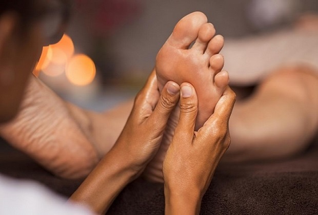 Massage chân tại MTV Hạ Long
