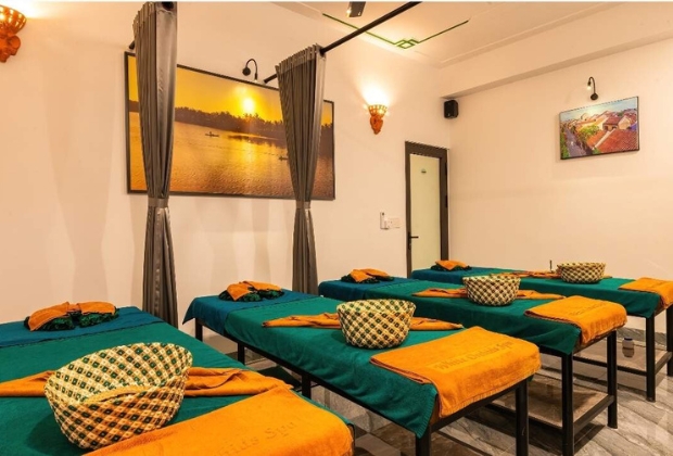 White Orchids Spa Hạ Long