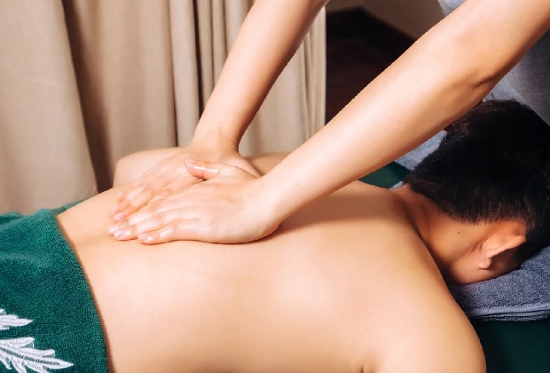 Massage tinh dầu thiên nhiên tại spa Hải Phòng